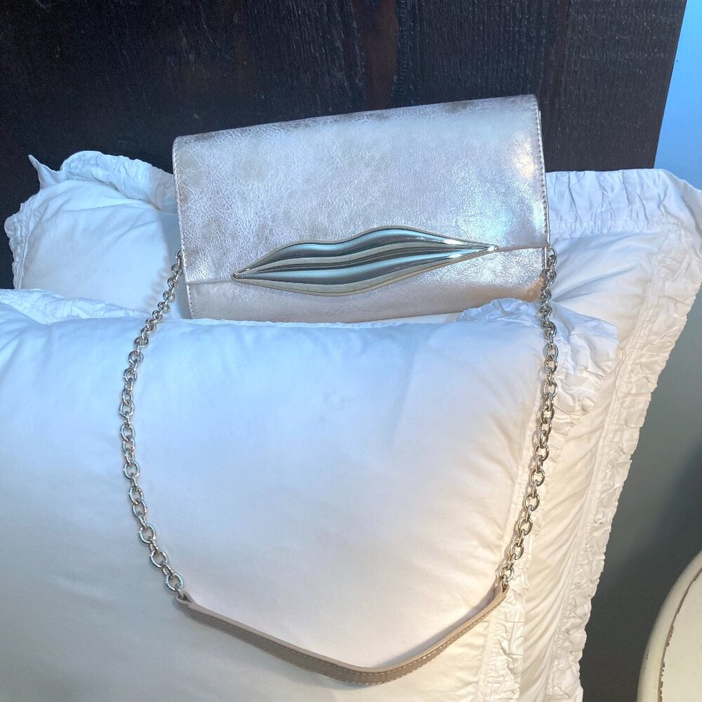 DVF Lips Clutch Shoulder Bag Purse Champagne Gold Cream